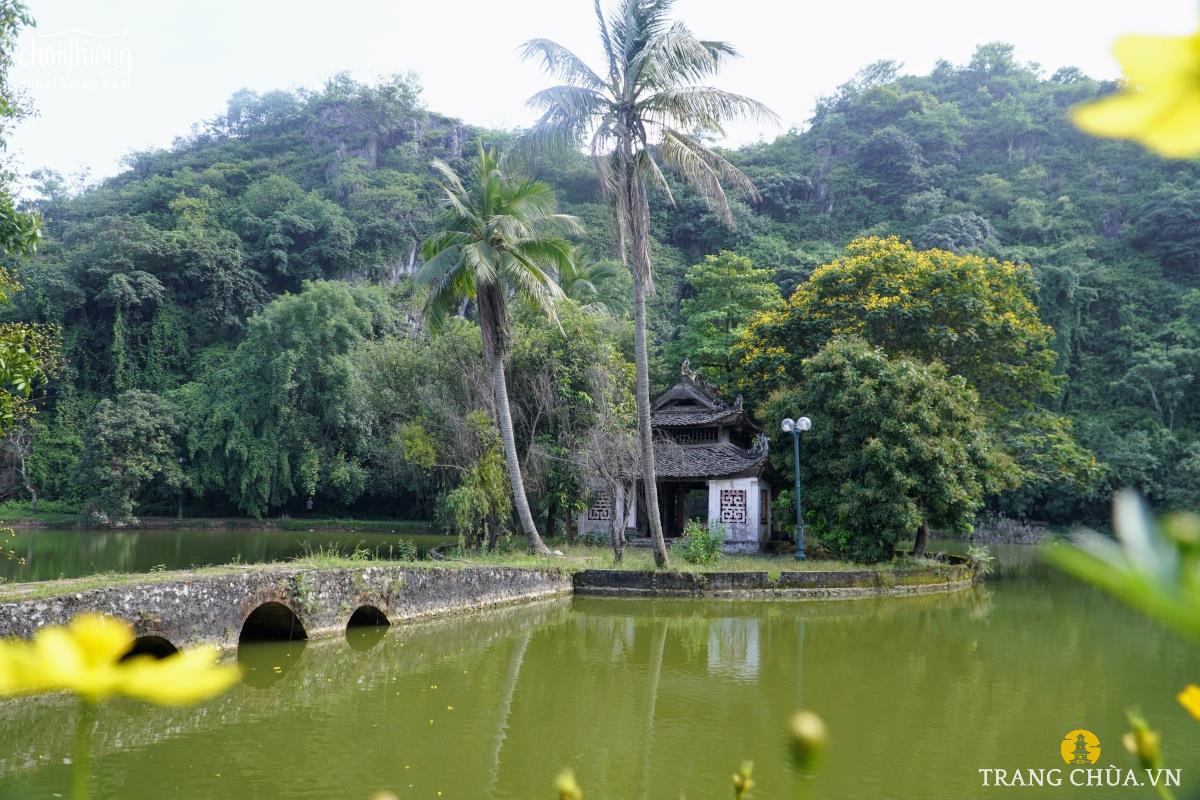 Hàng năm, vào ngày 15 tháng 3 âm lịch, người dân địa phương tổ chức lễ giỗ trận tại Động Hoàng Xá để tưởng nhớ những anh hùng đã hy sinh bảo vệ quê hương.