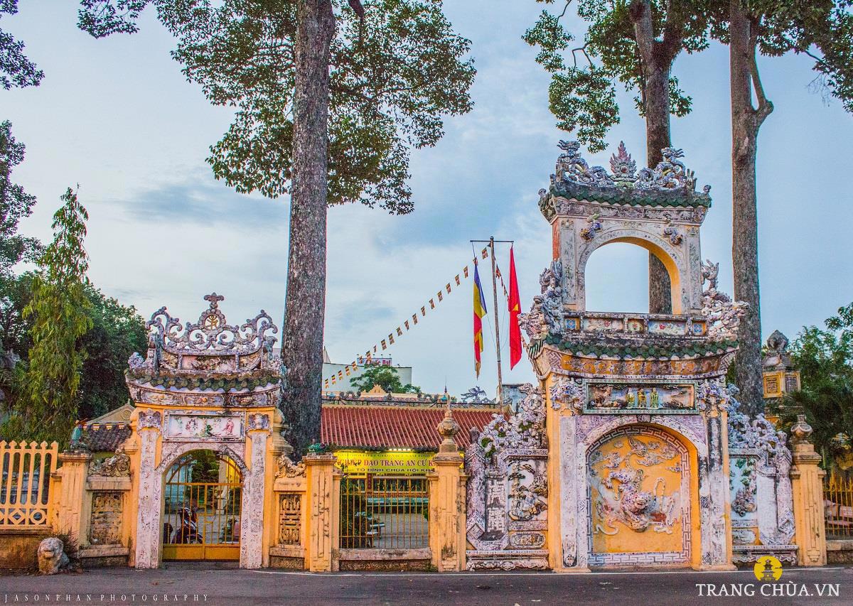 Chùa Hội Khánh là nơi diễn ra nhiều lễ hội Phật giáo truyền thống, thu hút đông đảo Phật tử và du khách thập phương.