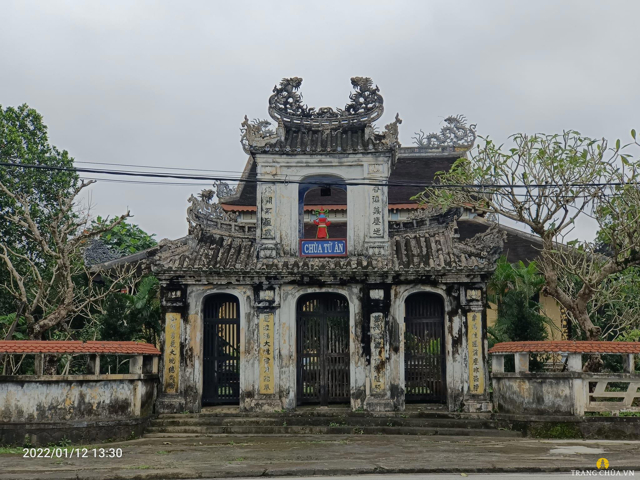 Chùa Từ Ân nằm ở địa chỉ số 108 Nguyễn Phúc Nguyên, phường Hương Long, TP.